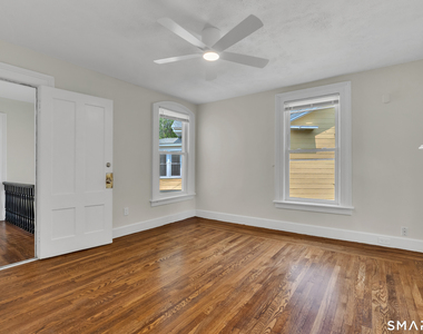 7 University Place - Photo Thumbnail 4