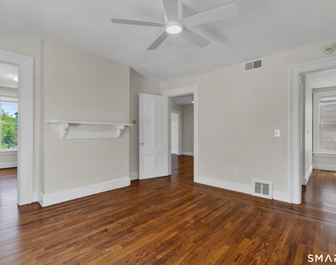 7 University Place - Photo Thumbnail 5