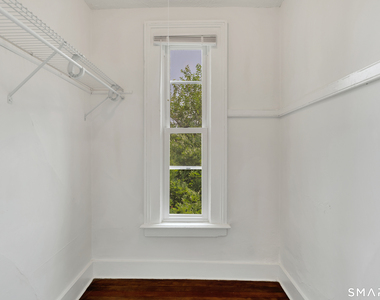 7 University Place - Photo Thumbnail 15