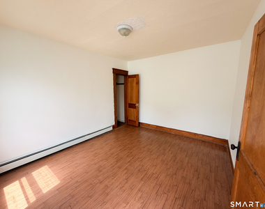 405 Wilson Street - Photo Thumbnail 3