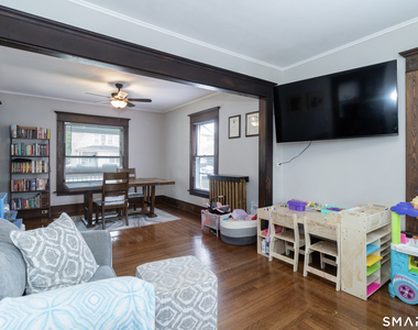271 Brown Street - Photo Thumbnail 10
