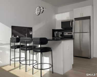 540 Bond Street - Photo Thumbnail 2