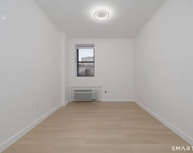 540 Bond Street - Photo Thumbnail 14