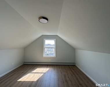 20 Parker Avenue - Photo Thumbnail 13