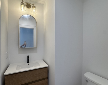 18 Parker Avenue - Photo Thumbnail 9