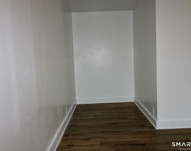 525 Boston Post Road - Photo Thumbnail 9