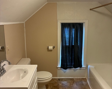 192 Liberty Street - Photo Thumbnail 6