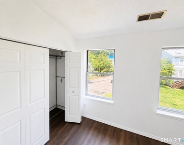 309 Terrace Avenue - Photo Thumbnail 20
