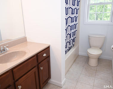 65 East Avenue - Photo Thumbnail 13