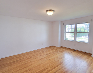 65 East Avenue - Photo Thumbnail 11