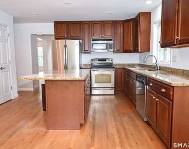 65 East Avenue - Photo Thumbnail 5
