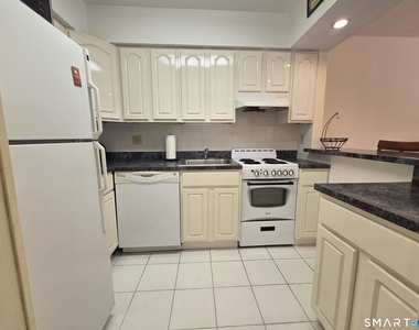 1525 Putnam Avenue - Photo Thumbnail 6