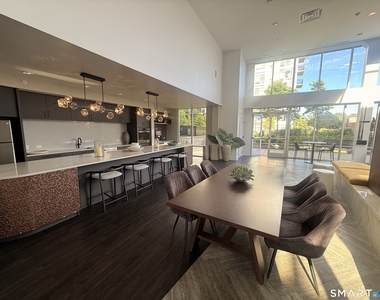301 Commons Park - Photo Thumbnail 12