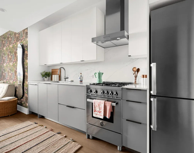 180 Ashland Place - Photo Thumbnail 1