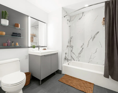 180 Ashland Place - Photo Thumbnail 2