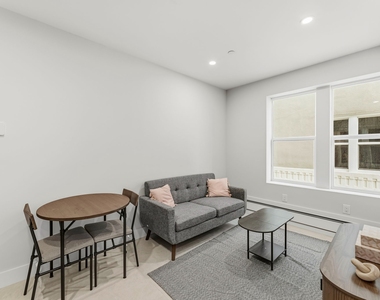 315 West Broadway - Photo Thumbnail 4