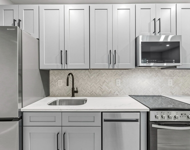 315 West Broadway - Photo Thumbnail 8
