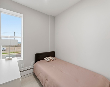 315 West Broadway - Photo Thumbnail 1