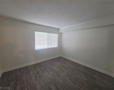 2750 S Durango Drive - Photo Thumbnail 5