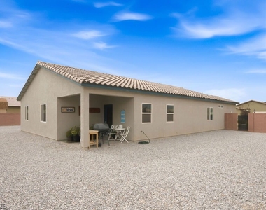 73 Hawk Avenue - Photo Thumbnail 9