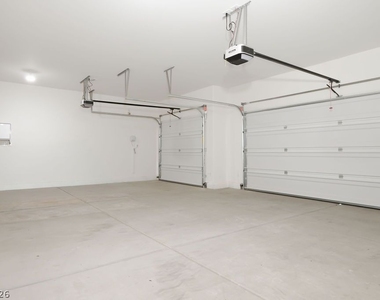 73 Hawk Avenue - Photo Thumbnail 33