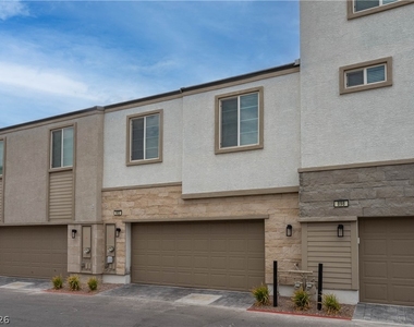 902 Bronzite Street - Photo Thumbnail 39
