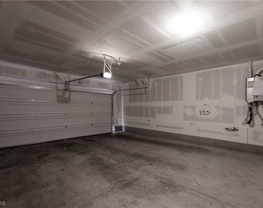 902 Bronzite Street - Photo Thumbnail 11