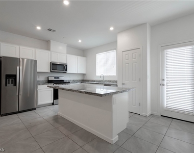 902 Bronzite Street - Photo Thumbnail 17