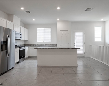 902 Bronzite Street - Photo Thumbnail 22