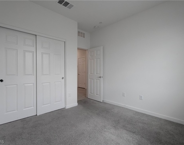 902 Bronzite Street - Photo Thumbnail 27