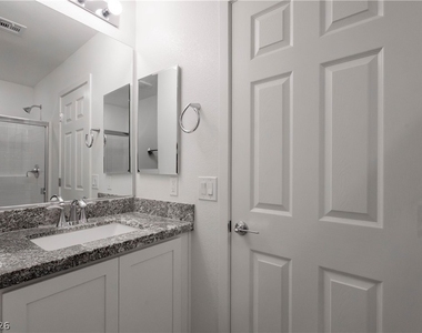 902 Bronzite Street - Photo Thumbnail 8
