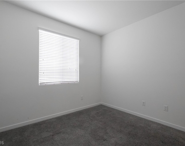 902 Bronzite Street - Photo Thumbnail 30