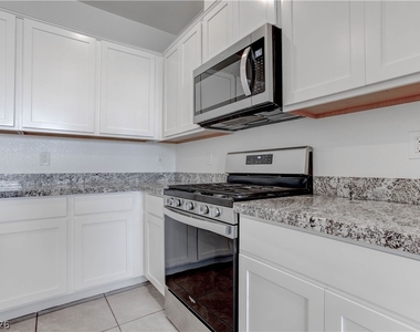 929 Kyanite Lane - Photo Thumbnail 12