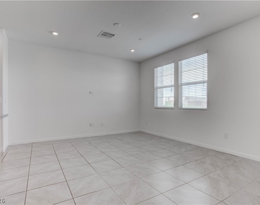 929 Kyanite Lane - Photo Thumbnail 6