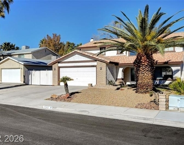 2247 Marlboro Drive - Photo Thumbnail 3
