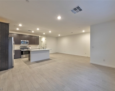 2553 Venetia Pointe Street - Photo Thumbnail 12