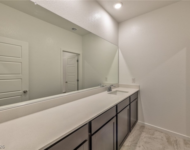2553 Venetia Pointe Street - Photo Thumbnail 7