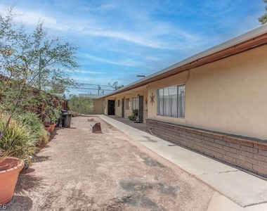 421 N Decatur Boulevard - Photo Thumbnail 3