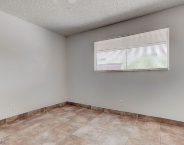 421 N Decatur Boulevard - Photo Thumbnail 20