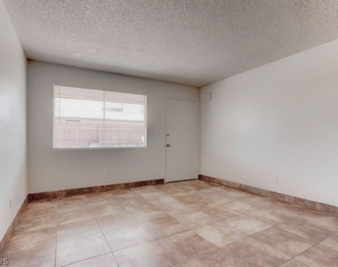 421 N Decatur Boulevard - Photo Thumbnail 7