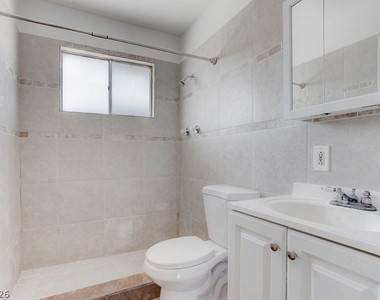 421 N Decatur Boulevard - Photo Thumbnail 11