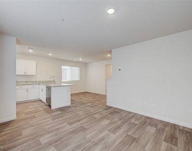 3026 Baltic Green Street - Photo Thumbnail 2
