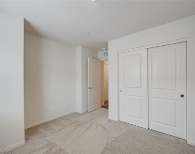 3026 Baltic Green Street - Photo Thumbnail 4