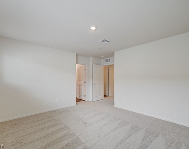 3026 Baltic Green Street - Photo Thumbnail 7