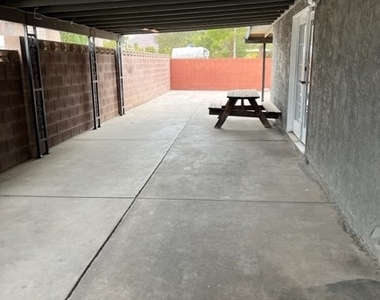 648 Paloma Drive - Photo Thumbnail 14