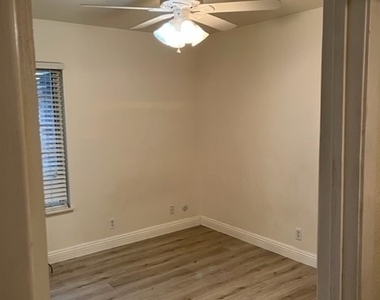 648 Paloma Drive - Photo Thumbnail 7