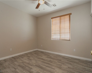 8611 Splendid Leaf Court - Photo Thumbnail 30
