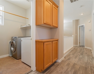 8611 Splendid Leaf Court - Photo Thumbnail 32
