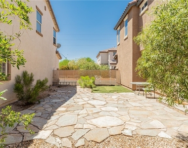 8611 Splendid Leaf Court - Photo Thumbnail 41