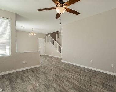 8611 Splendid Leaf Court - Photo Thumbnail 7